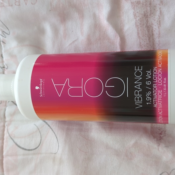 Schwarzkopf Igora Vibrance Red Series Bundle - Picture 2 of 8